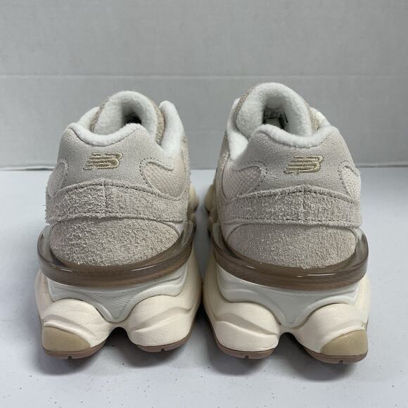 New Balance 9060 Bisque Sea Salt U9060CCB Size 6 Men Size 7.5 Women Workout